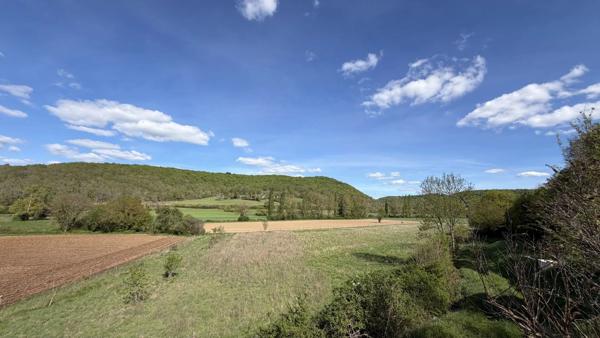 Vente                                                      Maison
                        
                                         460 m2                     à Gourdon