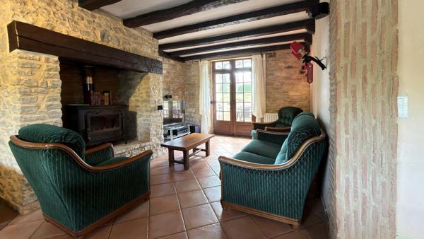 Vente                                                      Maison
                        
                                         460 m2                     à Gourdon