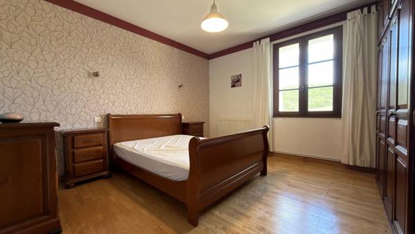 Vente                                                      Maison
                        
                                         460 m2                     à Gourdon