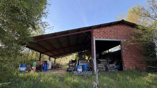 Vente                                                      Maison
                        
                                         460 m2                     à Gourdon