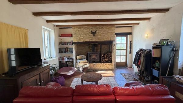 Vente                                                      Maison
                        
                                         460 m2                     à Gourdon