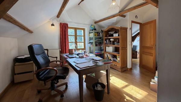 Vente                                                      Maison
                        
                                         460 m2                     à Gourdon