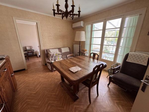 Vente                                                      Villa
                        
                     5 pièces                      68 m2                     à Lodève
