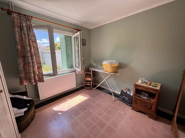 Vente                                                      Villa
                        
                     5 pièces                      68 m2                     à Lodève