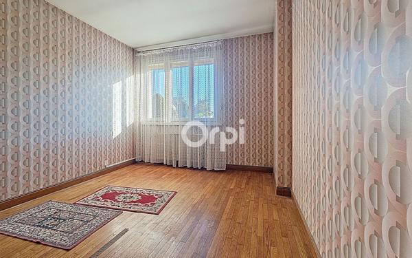 Maison à vendre    5 pièces •  Couzeix