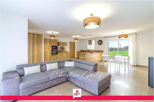 Belle maison de plain pied-3 chambres possibilité de 4-cellier-garage