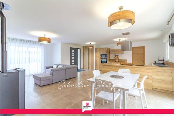 Belle maison de plain pied-3 chambres possibilité de 4-cellier-garage