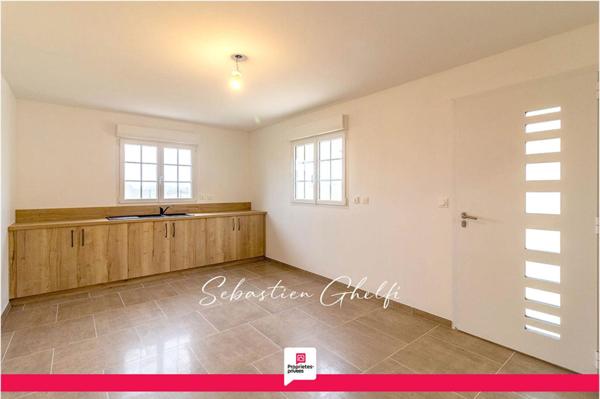 Belle maison de plain pied-3 chambres possibilité de 4-cellier-garage