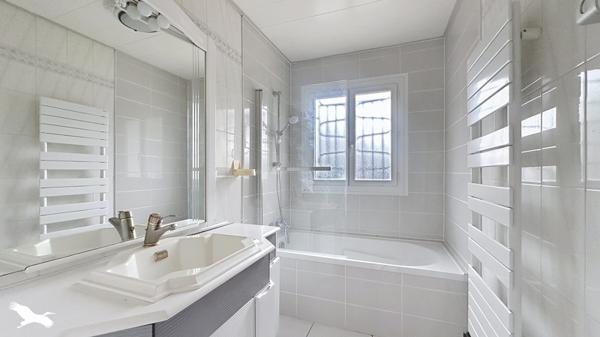 Maison à vendre 417 500 € Pessac 6 p 132 m² DPE D