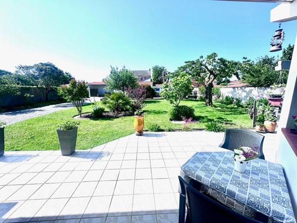 Propriété au calme et proche commerces