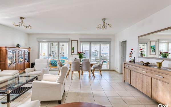 Appartement à vendre    4 pièces • 123 m2 Marseille 8