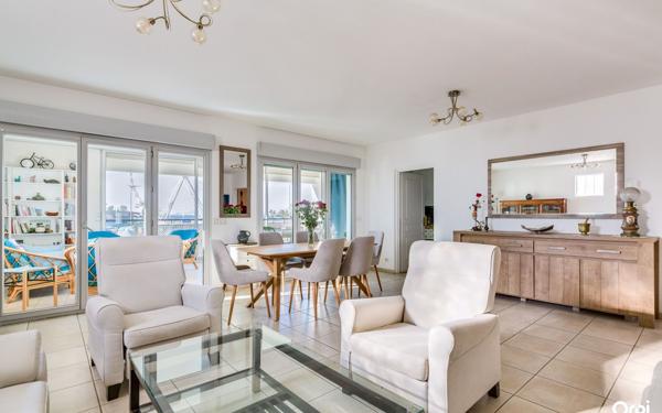 Appartement à vendre    4 pièces • 123 m2 Marseille 8