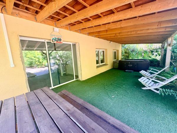 Charmante maisonnette de 35 m² et T3 de 70m2 avec jardin arboré de 650 m² – Fréjus