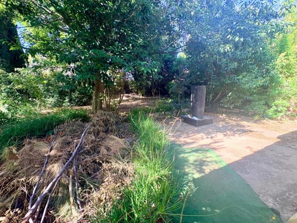 Charmante maisonnette de 35 m² et T3 de 70m2 avec jardin arboré de 650 m² – Fréjus