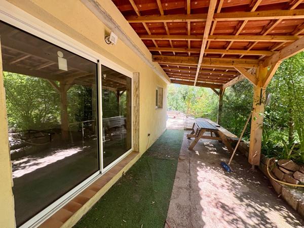 Charmante maisonnette de 35 m² et T3 de 70m2 avec jardin arboré de 650 m² – Fréjus