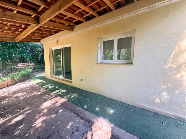 Charmante maisonnette de 35 m² et T3 de 70m2 avec jardin arboré de 650 m² – Fréjus