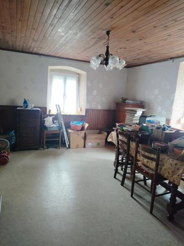 Maison de village à rénover sur MONTÉCHEROUX