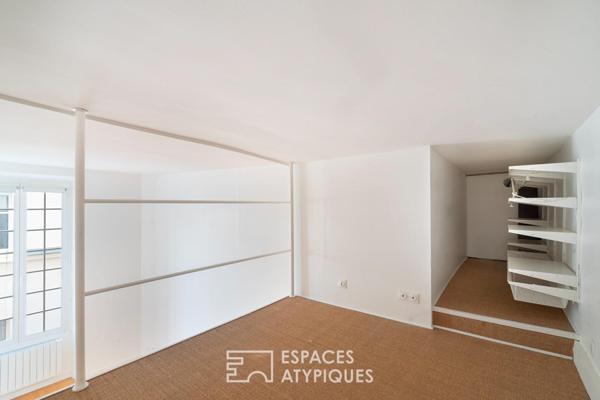 Appartement traversant proche Seine au coeur de la capitale