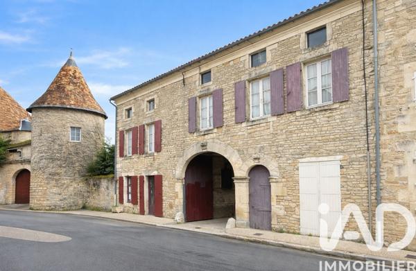 Immeuble à vendre 313 m² Villefagnan