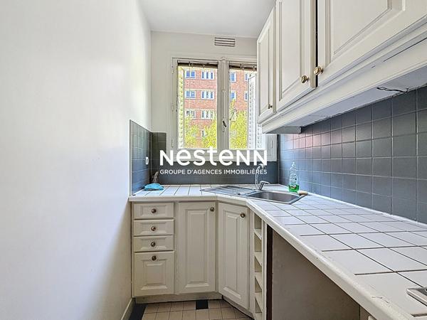 SOUS COMPROMIS - Appartement Paris 2 pièces avec balcon, calme, lumineux, proche commerces et métro Paris 17e