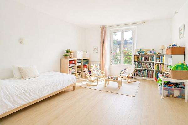 TRES BELLE MAISON FAMILIALE - RENOVEE - COEUR DU VILLAGE