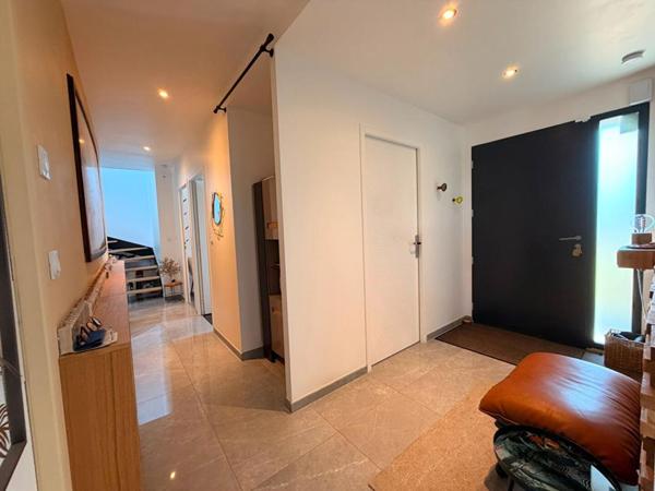 Maison contemporaine d'exception avec piscine couverte à Cholet