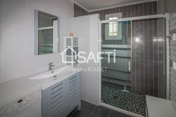 QUARTIER DES BOUCHOLEURS : PLAIN PIED 3 CHAMBRES AVEC GARAGE ET JARDIN AU CALME