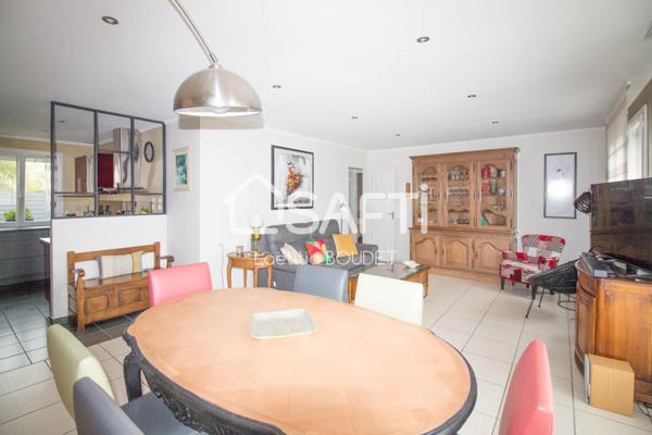 QUARTIER DES BOUCHOLEURS : PLAIN PIED 3 CHAMBRES AVEC GARAGE ET JARDIN AU CALME