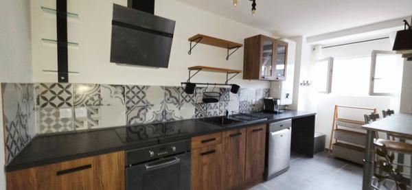 Maison de Prestige 4 chambres avec un appartement T2 à Vendre. Aucun travaux !