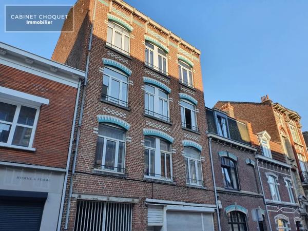 F2 EQUIPE AVEC CAVE A LOUER - LILLE SAINT MAURICE PELLEVOISIN - 27 m 2 - 576 € charges comprises par mois