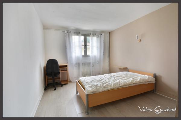 Maison familiale ou investissement à Port-Sainte-Foy-et-Ponchapt – 175 m² – 5 chambres – Double logement – Jardin 1038 m²