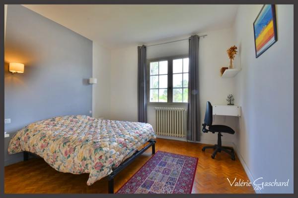 Maison familiale ou investissement à Port-Sainte-Foy-et-Ponchapt – 175 m² – 5 chambres – Double logement – Jardin 1038 m²