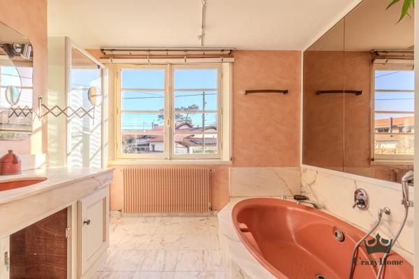 Maison
                                                                                                                                                                                                                                                                                                                        8 pièce(s)                                                                                                                                                                                                          7 chambre(s)                                                                                                                                                                                                          240  m²