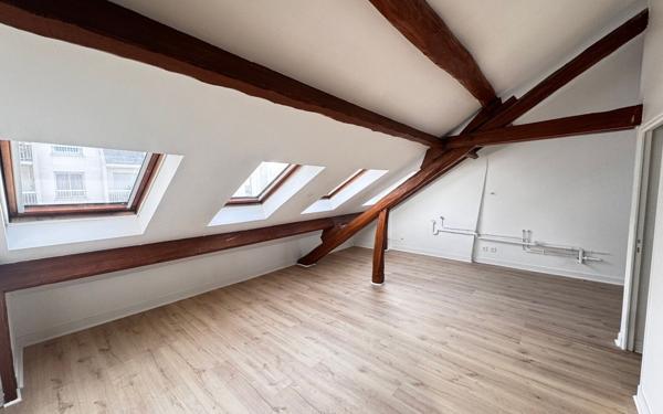 Appartement à vendre    3 pièces • 60 m2 Vincennes