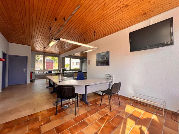 Local commercial 4 pièces 107.34 m2