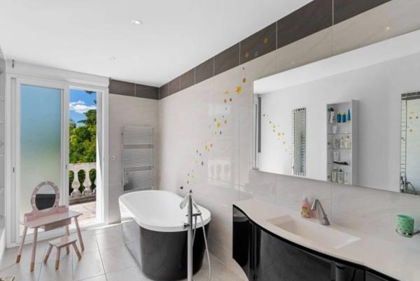 Maison à vendre 7 pièces LA ROQUETTE SUR SIAGNE (06)