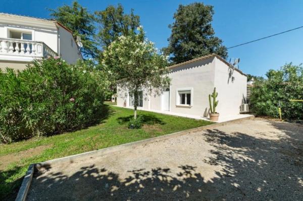 Maison à vendre 7 pièces LA ROQUETTE SUR SIAGNE (06)