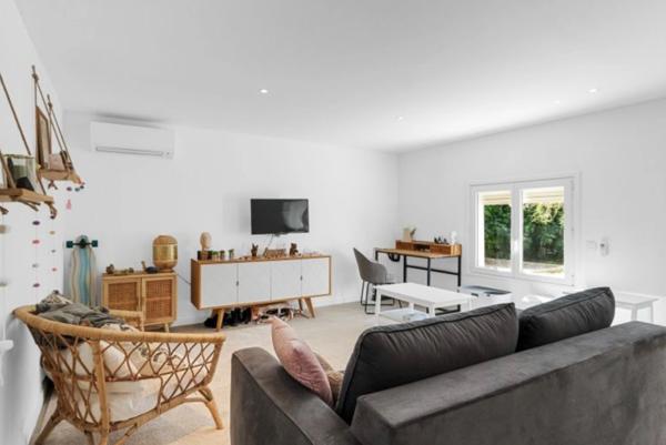 Maison à vendre 7 pièces LA ROQUETTE SUR SIAGNE (06)