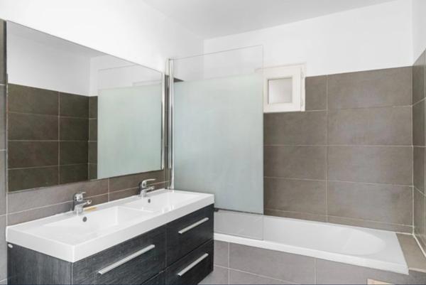 Maison à vendre 7 pièces LA ROQUETTE SUR SIAGNE (06)