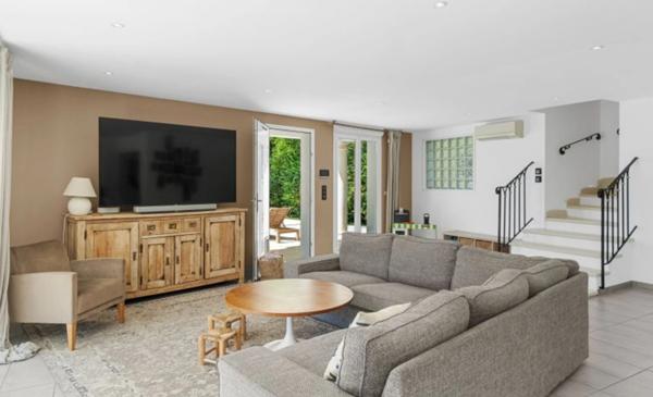 Maison à vendre 7 pièces LA ROQUETTE SUR SIAGNE (06)