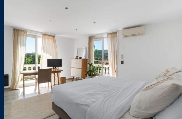 Maison à vendre 7 pièces LA ROQUETTE SUR SIAGNE (06)