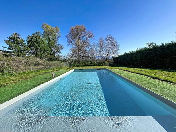 EXCLUSIVITE - VILLA DE 2024 SUR 1351 M² DE TERRAIN A 5 MINUTES A PIED DES COMMERCES