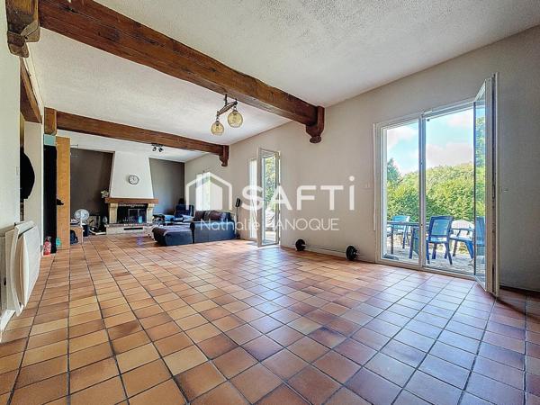 Belle maison traditionnelle aux beaux volumes