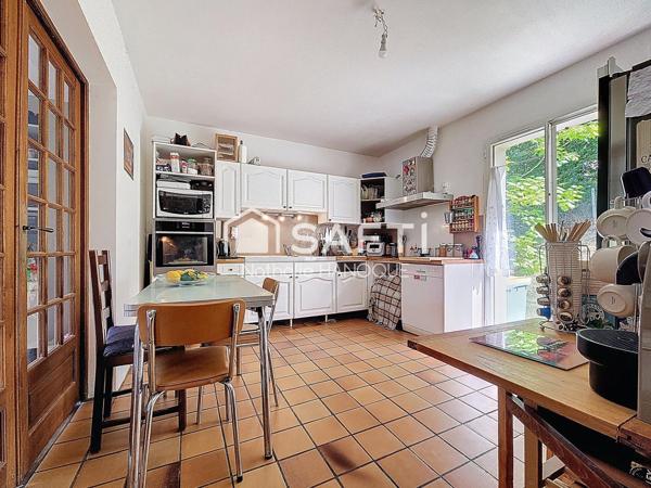 Belle maison traditionnelle aux beaux volumes