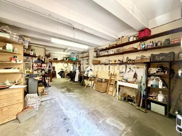Vente                                                      Garage
                        
                                                            à Béziers