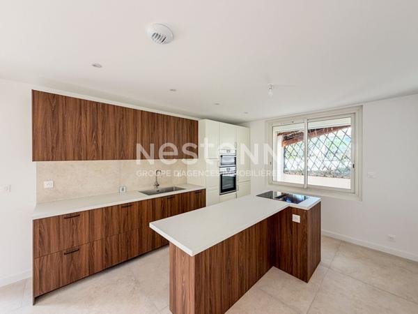 Gardanne centre- Maison 4 pièces d'une surface de 110 m2 entièrement rénovée avec jardin