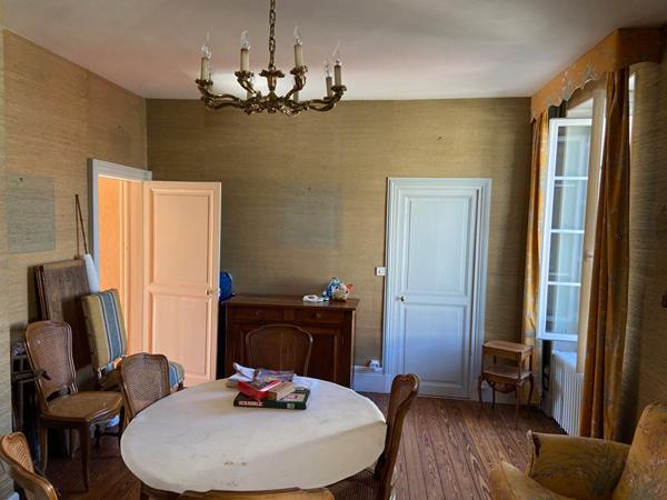 EN VENTE NEVERS MAISON 6 PIECES de 140 m²