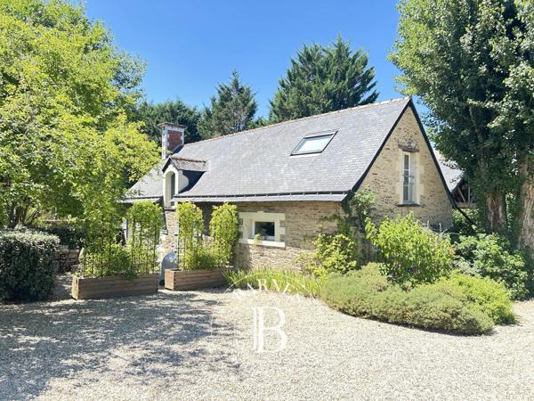 Angers, Maison 11 Chambres -  490 m² à vendre