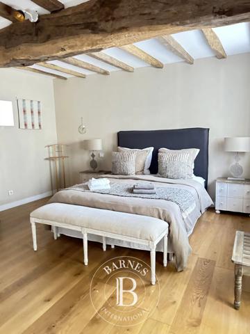 Angers, Maison 11 Chambres -  490 m² à vendre