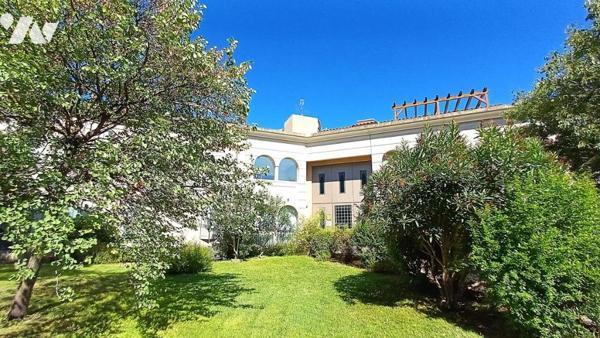 Appartement T2 dans une résidence sécurisée avec terrasse et son parc privatif